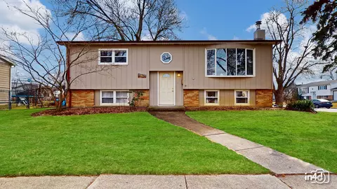5941 Stuart Ln, Oak Forest, IL 60452
