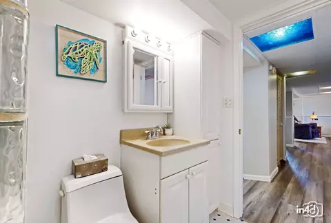 Bath - 5941 Stuart Ln, Oak Forest, IL 60452 photo 4 of 4