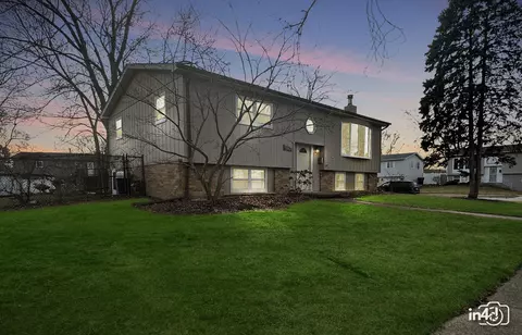 Exterior - 5941 Stuart Ln, Oak Forest, IL 60452 photo 2 of 12