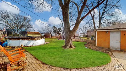 Exterior - 5941 Stuart Ln, Oak Forest, IL 60452 photo 9 of 12