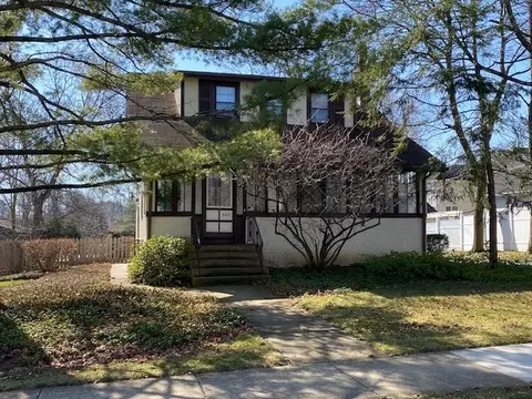 505 Linden St, Glen Ellyn, IL 60137