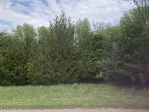 214 Mississippi Dr, Dixon, IL 61021