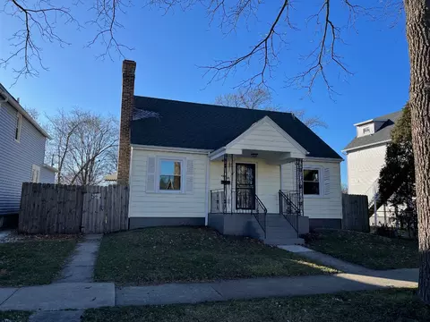 850 Adams St, Waukegan, IL 60085