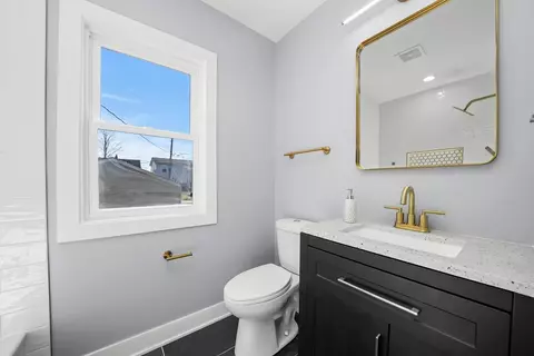 Bath - 3671 177th St, Lansing, IL 60438 photo 2 of 3