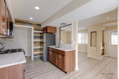 Kitchen - 1213 Cypress Dr, Wheeling, IL 60090 photo 3 of 5