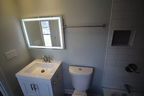 Bath - 300 E 142nd St, Dolton, IL 60419 photo 2 of 4
