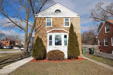 Exterior - 300 E 142nd St, Dolton, IL 60419 photo 5 of 5