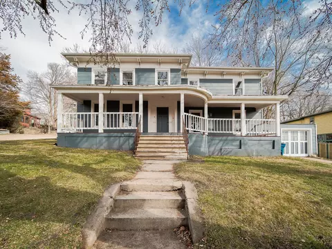 402 S Ottawa Ave, Dixon, IL 61021