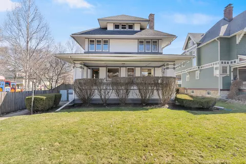 304 S Grove Ave, Oak Park, IL 60302