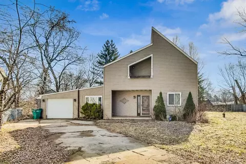 38369 N Manor Ave, Beach Park, IL 60087