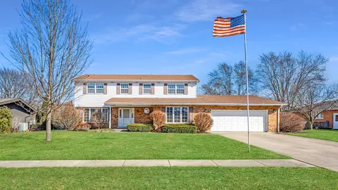 165 Chestnut Dr, Frankfort, IL 60423