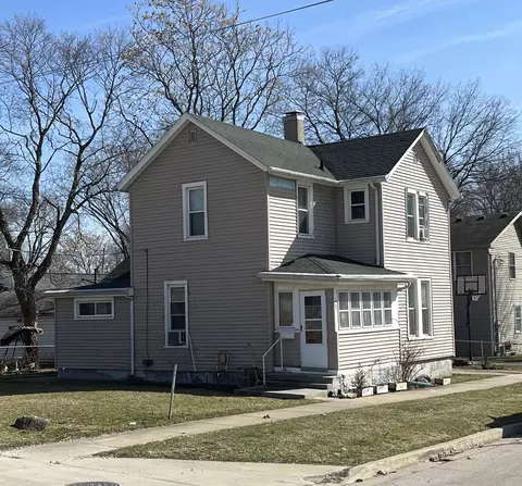 407 Howard St, Bloomington, IL 61701
