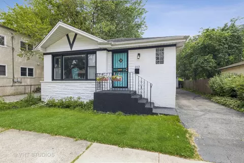 213 Augusta St, Oak Park, IL 60302