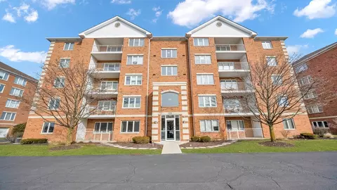 5520 W 115th St #504, Oak Lawn, IL 60453