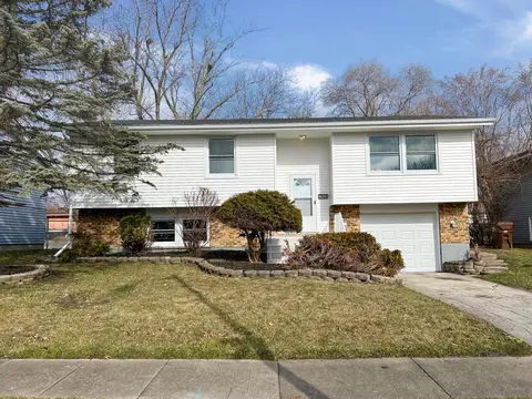 3520 Chestnut Dr, Hazel Crest, IL 60429