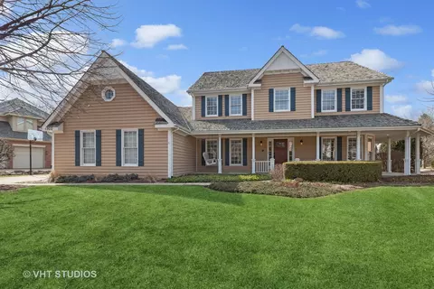 1703 Mulberry Dr, Libertyville, IL 60048