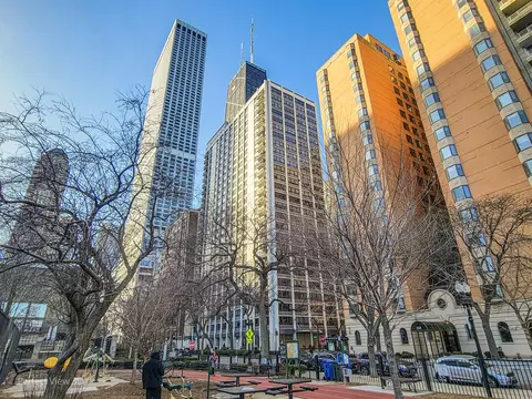 Exterior - 222 E Pearson St #2005, Chicago, IL 60611 photo 2 of 2