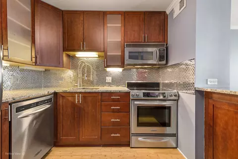 Kitchen - 222 E Pearson St #2005, Chicago, IL 60611 photo 1 of 4