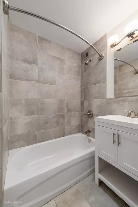 Bath - 222 E Pearson St #2005, Chicago, IL 60611 photo 2 of 2