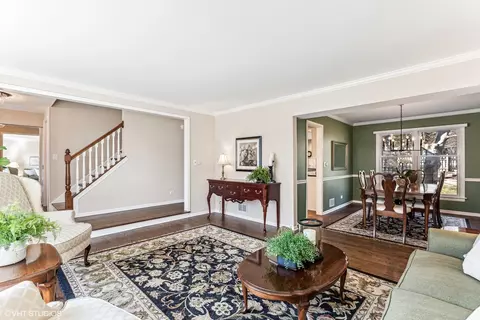 Living - 2803 Pebblebrook Ln, Rolling Meadows, IL 60008 photo 3 of 8