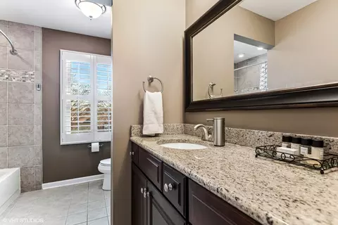 Bath - 2803 Pebblebrook Ln, Rolling Meadows, IL 60008 photo 5 of 5