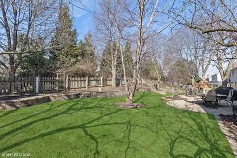 Exterior - 2803 Pebblebrook Ln, Rolling Meadows, IL 60008 photo 3 of 7