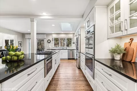 Kitchen - 2803 Pebblebrook Ln, Rolling Meadows, IL 60008 photo 1 of 5