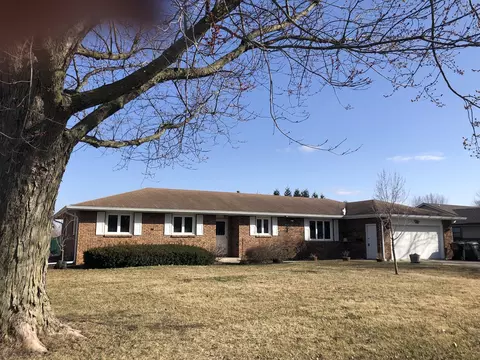 585 Wilson Dr, Clifton, IL 60927