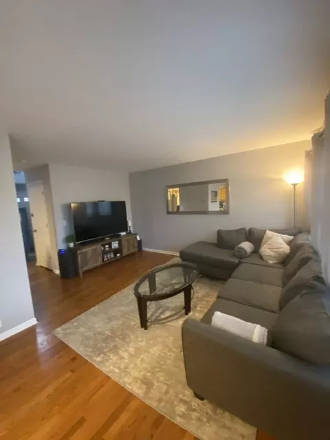 Living - 1245 Horseshoe Ln, Bartlett, IL 60103 photo 2 of 2