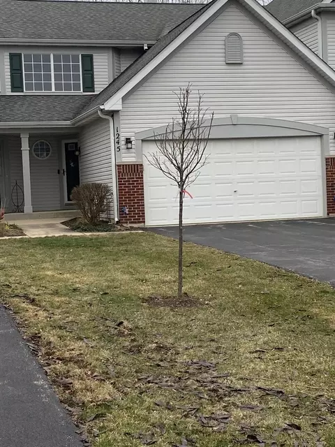 1245 Horseshoe Ln, Bartlett, IL 60103