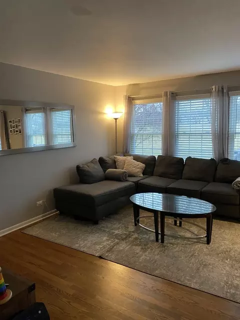 Living - 1245 Horseshoe Ln, Bartlett, IL 60103 photo 1 of 2