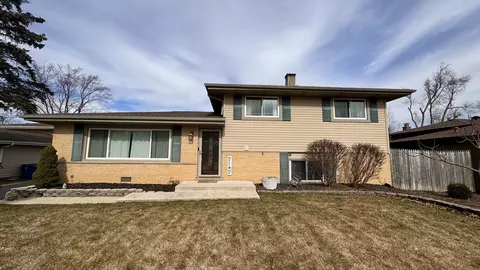 768 Bryn Mawr Ave, Bartlett, IL 60103