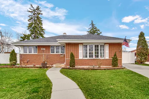10621 Fairfield St, Westchester, IL 60154