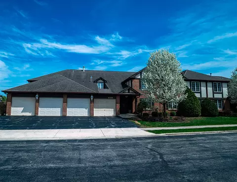 6201 Willowhill Rd #A, Willowbrook, IL 60527