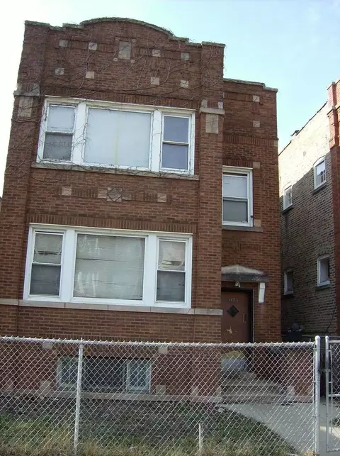1104 N Leclaire Ave, Chicago, IL 60651