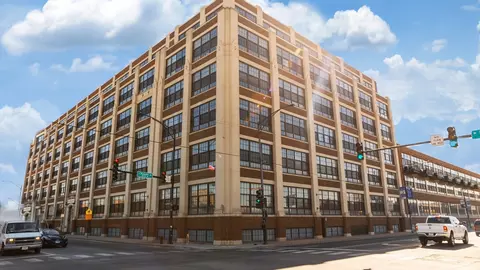 3963 W Belmont Ave #503, Chicago, IL 60618
