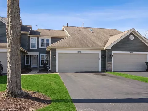 1096 Ridgefield Cir, Carol Stream, IL 60188