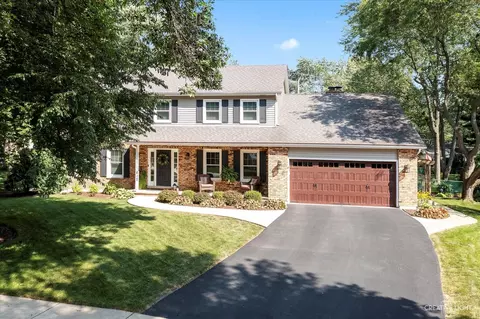 612 Vicksburg Ct, Naperville, IL 60540