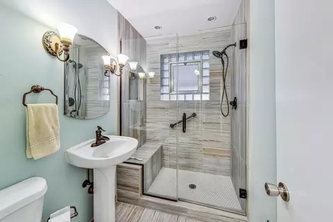 Bath - 6501 W Devon Ave, Chicago, IL 60631 photo 1 of 2
