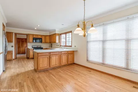 Kitchen - 721 Kylemore Dr, Des Plaines, IL 60016 photo 3 of 3