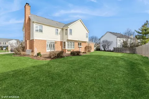 Exterior - 721 Kylemore Dr, Des Plaines, IL 60016 photo 2 of 2