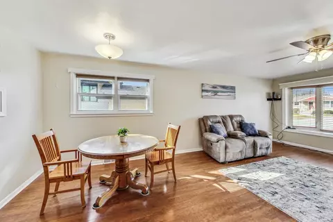 Dining - 9039 28th St, Brookfield, IL 60513 photo 2 of 2