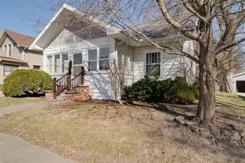 Exterior - 408 Willard Ave, Bloomington, IL 61701 photo 2 of 9