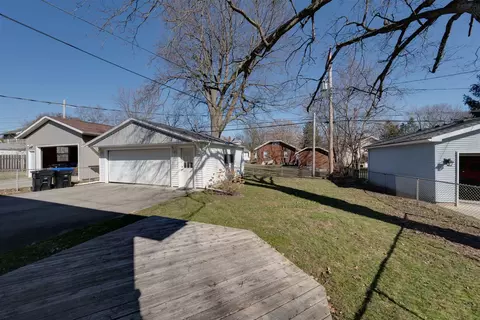 Exterior - 408 Willard Ave, Bloomington, IL 61701 photo 5 of 9