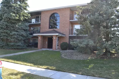 4933 E Circle Dr #111, Crestwood, IL 60445