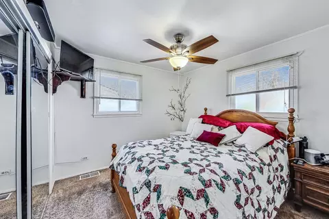 Bedroom - 482 Isa Dr, Wheeling, IL 60090 photo 1 of 2