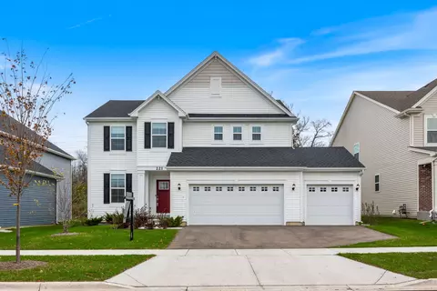 221 S Pointe Ave, South Elgin, IL 60177