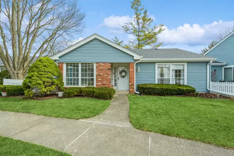 7227 Oxford Cir #251, Fox Lake, IL 60020