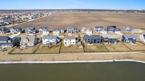 View/Area - 1011 Declaration Dr, Savoy, IL 61874 photo 4 of 9
