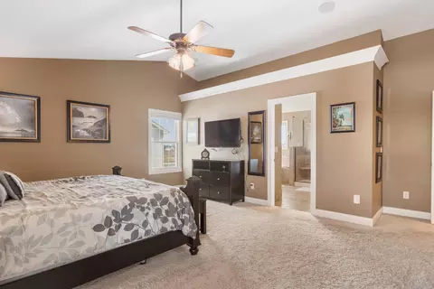 Bedroom - 1011 Declaration Dr, Savoy, IL 61874 photo 6 of 8